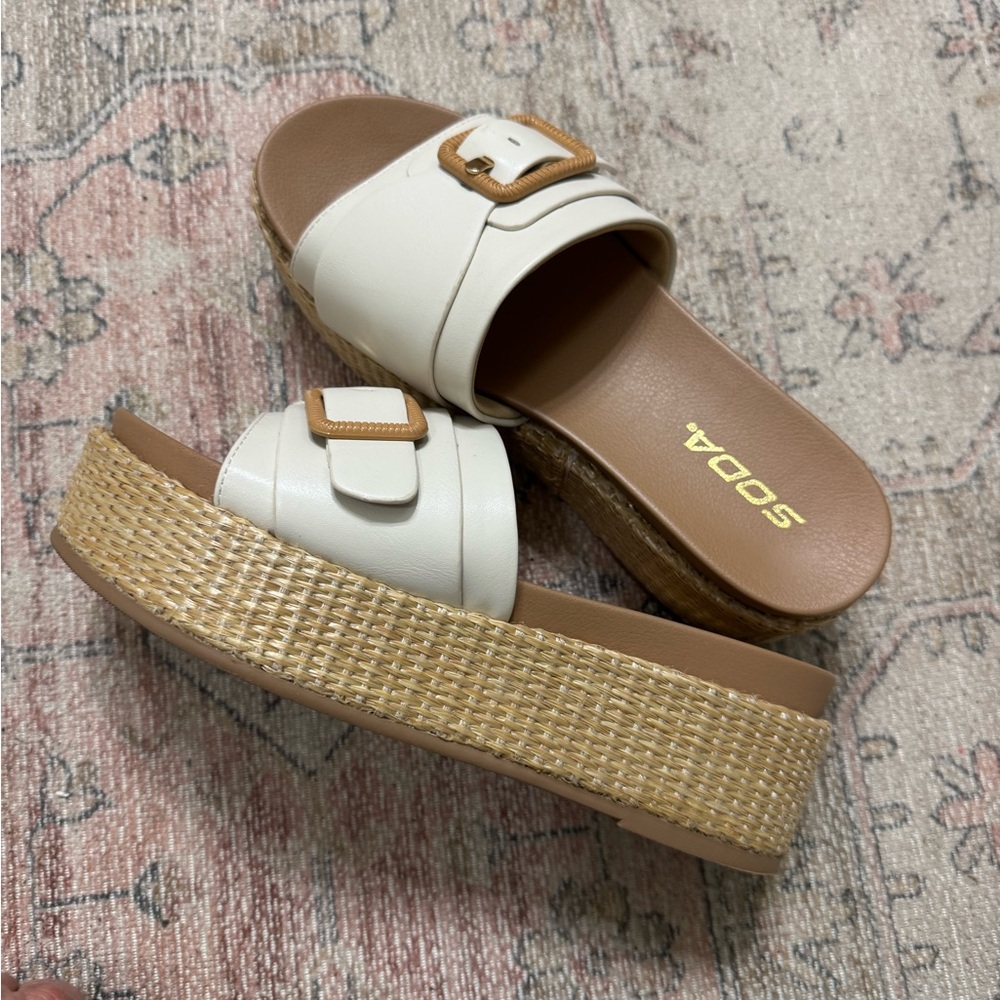 Soda Women's White and Tan Platform Slides